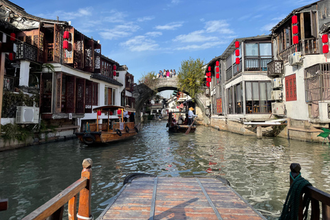 Shanghai: Zhujiajiao Water Town Half Day Tour