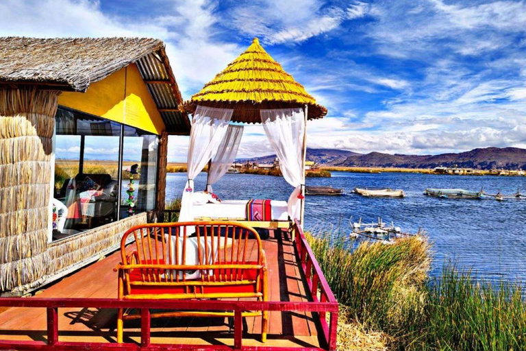 Puno: Uros Island + Floating Hotel 2 Days | Dinner