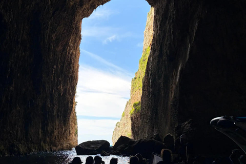Durrës/Golem: Vlorë City & Sazan Island Speedboat Tour Vlorë City Free Time (Transport Only)