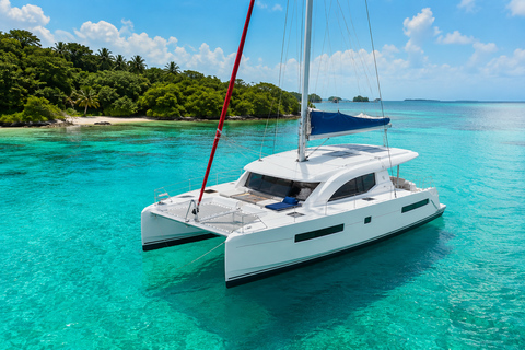 Cartagena: Private Luxury Catamaran Charter by Duration Cartagena Bay Sunset & Skyline Cruise • 2H