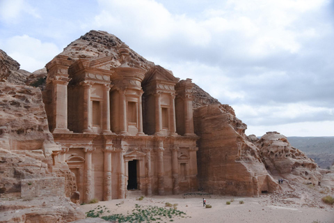 Desde Swemeh/Mar Muerto: Tour privado de día completo por PetraTransporte y billete de entrada a Petra