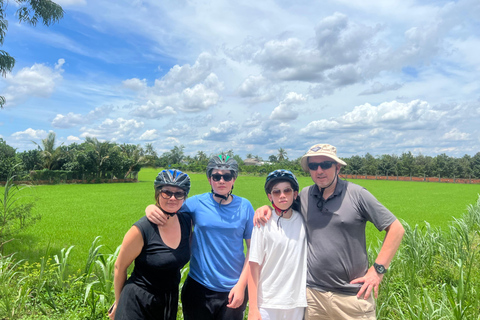 Auténtico Tour Privado de 2 Días en Moto por el Delta del Mekong