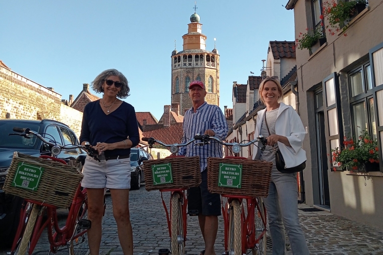 Bruges: Guided Retro Biketour: Highlights and Hidden Gems Bruges: Guided City Biketour, start in a Medieval Castle