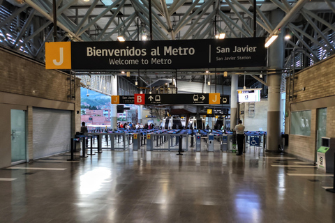 Medellín: Tour durch die Comuna 13, den Botero Park und den Metrocable mit einem lokalen Guide