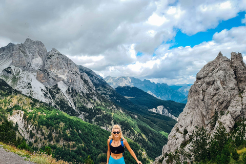 De Shkodra a Valbona: incluindo o lago Komani e a excursão ao rio Shala