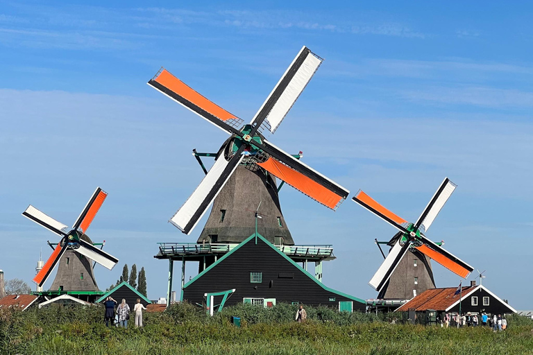 Amsterdam: Zaanse Schans and Giethoorn Guided Combo Tour