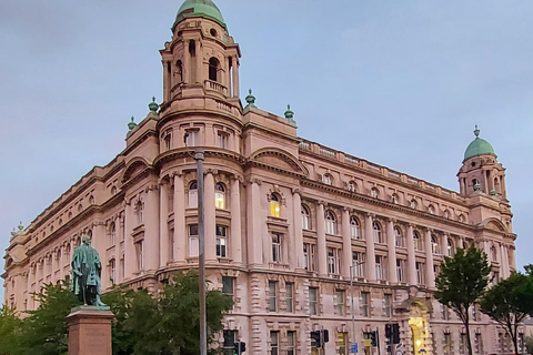 Belfast : Visite guidée du célèbre taxi noir avec Irish Coffee