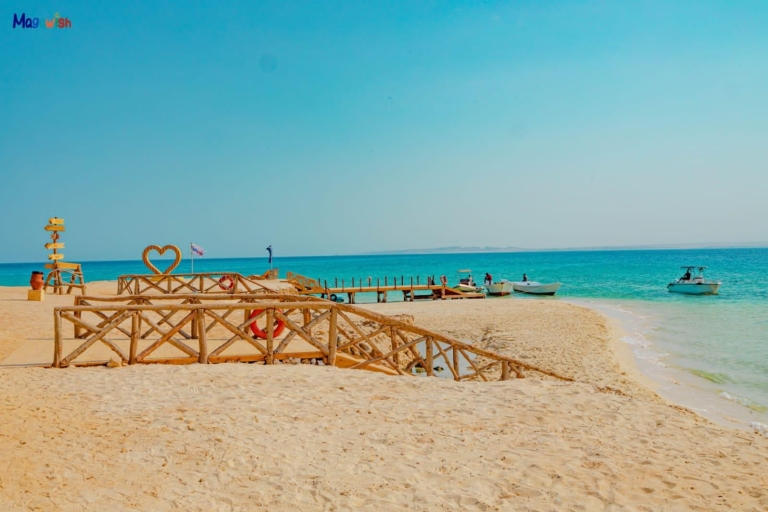 Hurghada: Luksusowy wypad do zatoki Orange i na wyspę Nemo - cały dzieńHurghada: Luksusowa wycieczka łodzią na wyspę Orange i Magawish