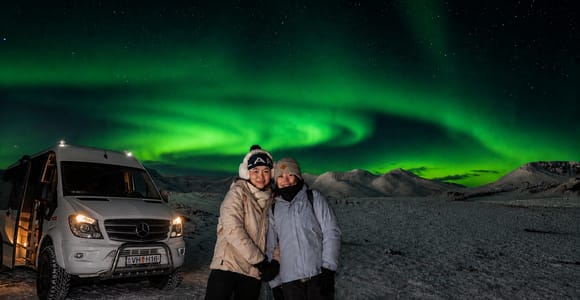 Northern Lights: 4x4 Tour with Treats, Hot Cocoa & Photos