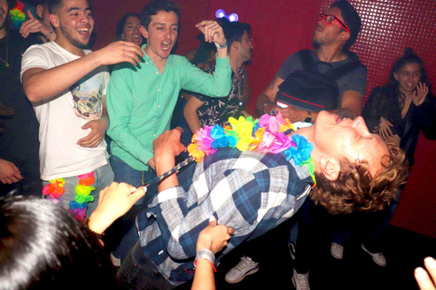 Madrid: Top Pub-Crawl with Drinks and Nightclub Entry