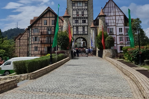 Desde Kuala Lumpur Excursión privada de un día a Bukit Tinggi