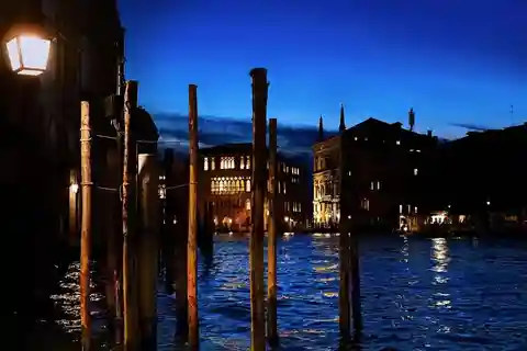 Venice Ghost Tour: Haunted Legends of Rialto and Cannaregio