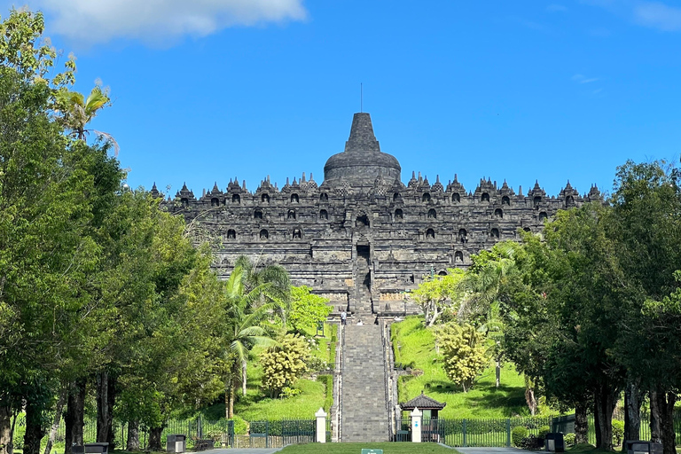 Yogyakarta: Soluppgång vid Borobudur Halvdagstur med upphämtning