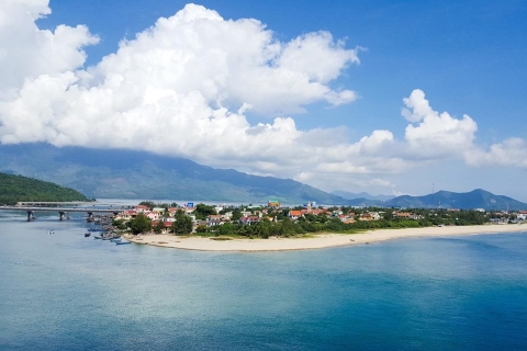 Col de Hai Van, plage de Lang Co et village de Truoi depuis la ville de HueVisite de groupe