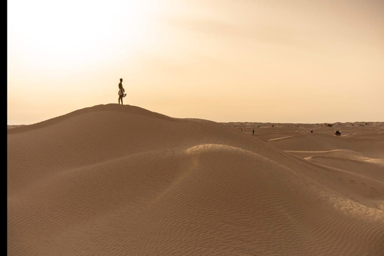 De Djerba : : Coucher de soleil et guerre des étoiles AT ksar ghilaine