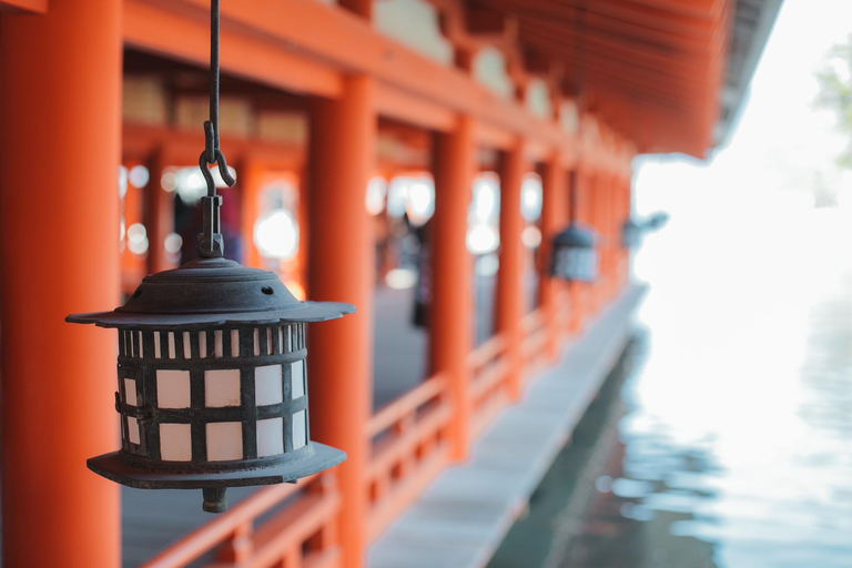 Hiroshima & Miyajima Full day Tour with Pro Photographer