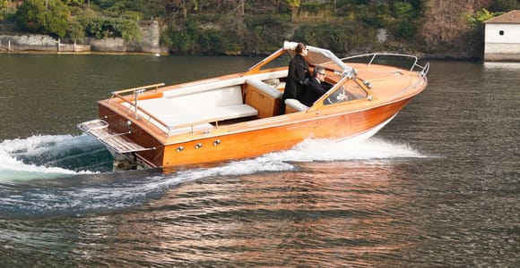 Lake Como: Iconic Villa Tour with a Classic Wooden Boat