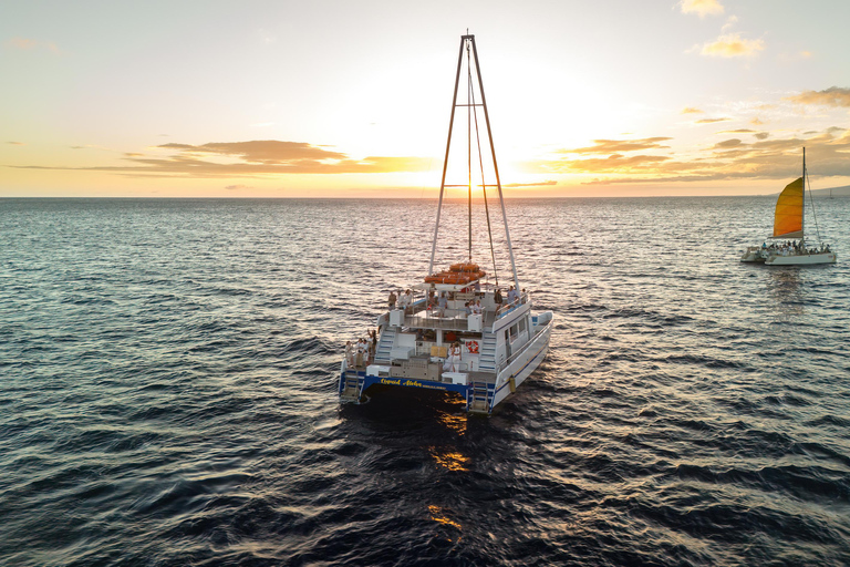 Oahu: Sunset Sail Cruise in Waikiki