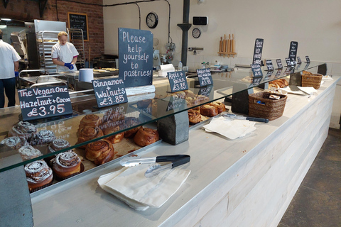 Liverpool: Albert Dock & Cavern Quarter Walking Food Tour