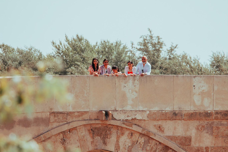 Córdoba: Mezquita Photoshoot with Professional Photographer 1 hour Mezquita Photoshoot