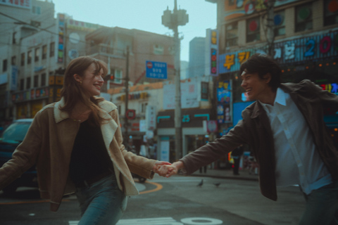 Seoul: Vintage Photoshoot with Professional Photographer