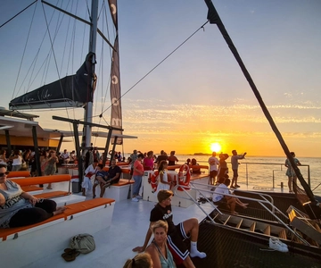 Cádiz: Catamaran cruise bij zonsondergang met drankje