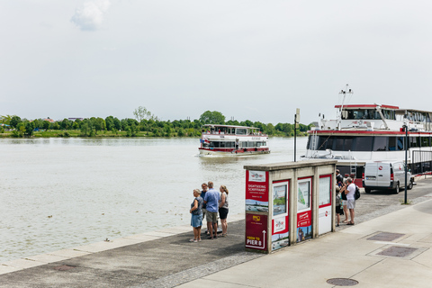 Vienna: Boat Cruise on the Danube Canal with Optional Lunch Boat Tour with Schnitzel