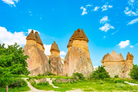 Desde Estambul: Excursión de 2 días a Capadocia con vuelo y trasladosGrupo reducido con globo aerostático incluido