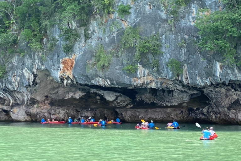 Z Phuket: zatoka Phang Nga i spływ kajakowy dużą łodziąKamala, Sirey Bay, Leam Hin, Yamu, Rawai, Nai Harn i nie tylko.
