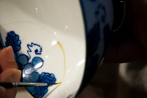 Osaka: Kintsugi Workshop, skönhet i trasigheten