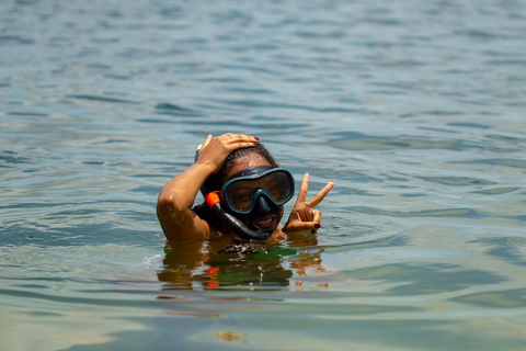 Maputo: Santa Maria Beach Cruise with Snorkeling & Brunch