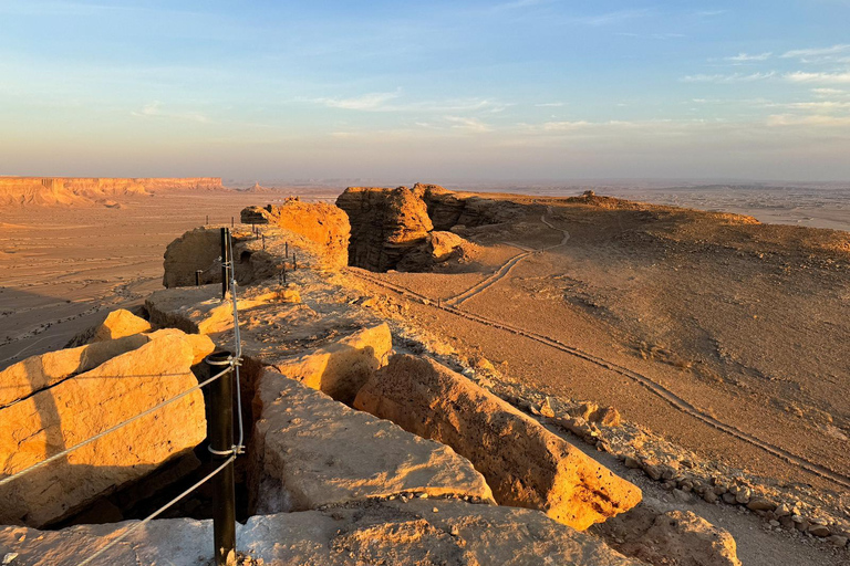 Vanuit Riyad: Avontuur aan de rand van de wereld en Darb Al-Manjoor