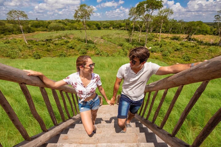 Private Tour Uxmal Land Rover Vintage safari & Mayan brunch