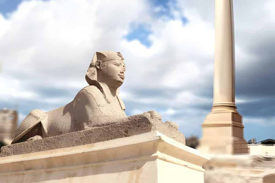 Ab Kairo: Katakomben von Alexandria, Bibliothek und Zitadelle von Qaitbay. Foto: GetYourGuide Ab Kairo: Katakomben von Alexandria, Bibliothek und Zitadelle von Qaitbay. Foto: GetYourGuide