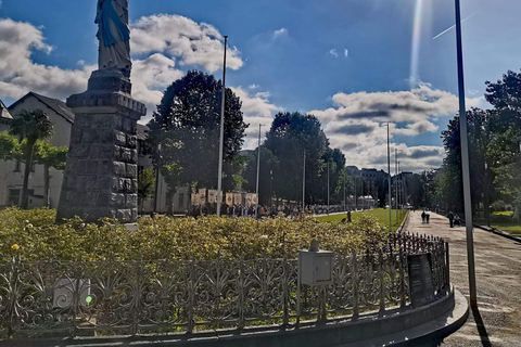 Tour a pie de la Historia de Lourdes