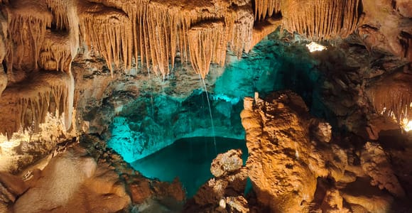 Lisbon: Dinosaur Footprints, Caves & Óbidos Tickets Included