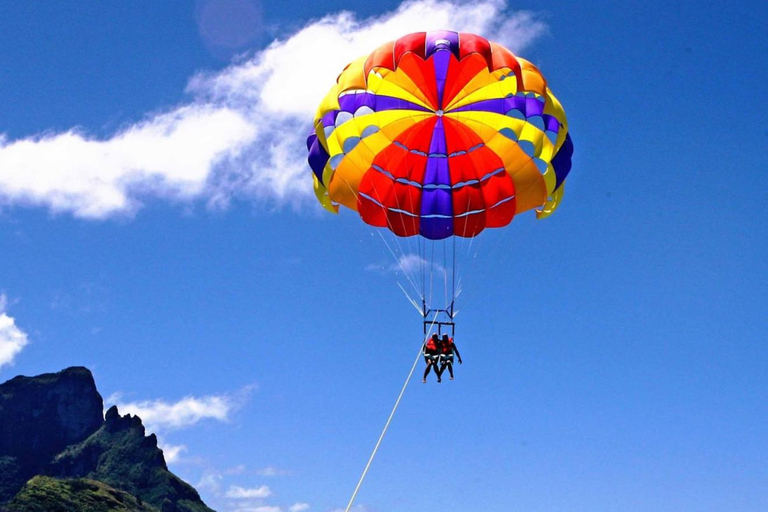 Doha: avventura in parasailing sul Golfo Persico