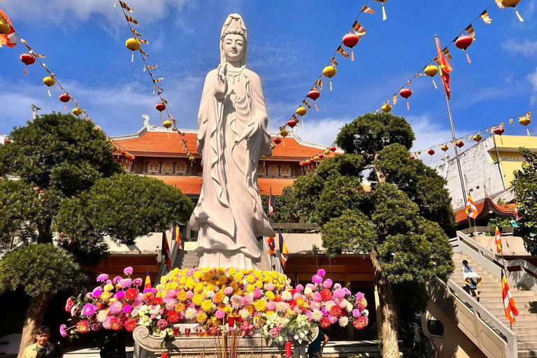 La serenità di Saigon: Pagode e angoli del caffèTour privato - Inglese