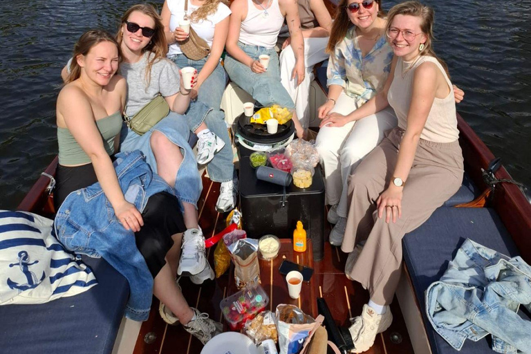 The Hague: Private Boattour up to 10 persons