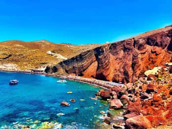 Santorini: Praia Vermelha, Praia de Areia Preta com almoço e espreguiçadeiras