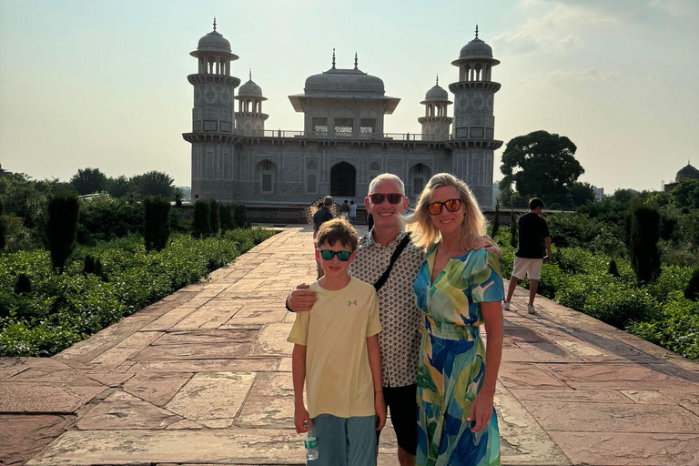 From Delhi: All-Inclusive Agra / Taj Mahal Tour Only Tour Guide