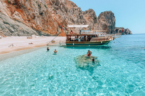 Suluada: Crystal Bays Boat Trip with Lunch