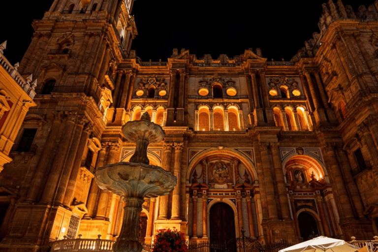 Málaga: Evening Walking Tour with Cheese and Local Wine