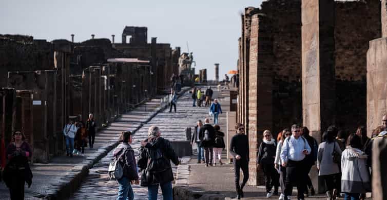 Mit Dem Zug Von Neapel Nach Pompeji Von Neapel aus: Tour zu den Ausgrabungen von Pompeji mit dem Zug