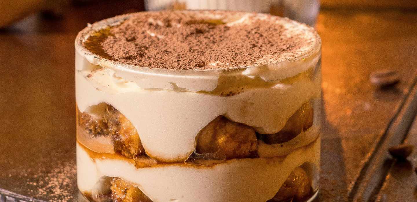 Mailand: Lerne, wie man mit der Mokka-Kaffeemaschine echtes Tiramisu zubereitet