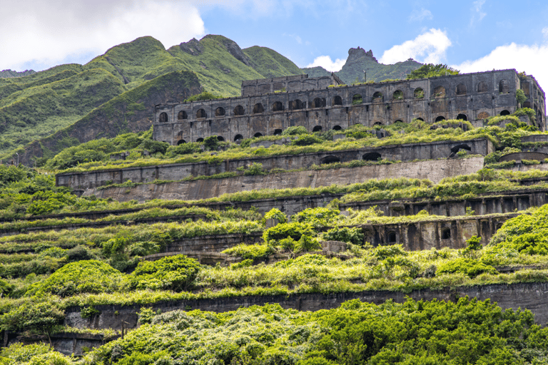 Taipei: Yehliu, Jiufen, Shifen & Golden Waterfall Day Tour