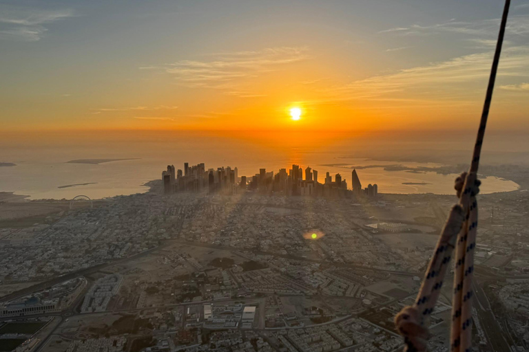 Doha: Sunrise Hot Air Balloon Flight