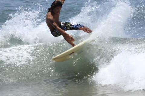 Bali: Kuta Beach Surfing Lesson with Instructor