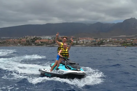 Desde Puerto Colón : 1 hora de adrenalina en JetSki