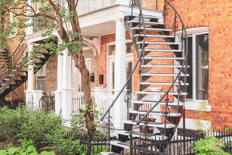 Best of Montreal Walking Tour Experience With Transit Pass